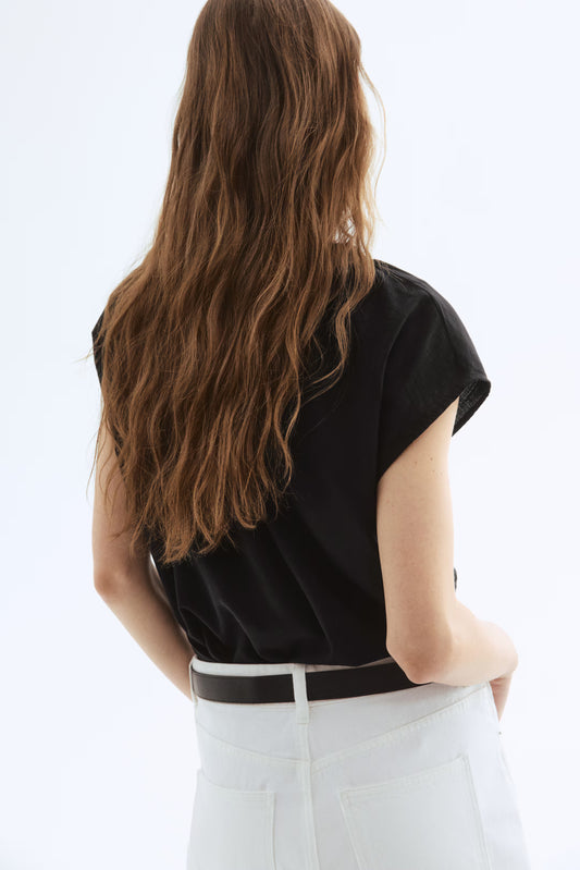 Gizem Simple V Neck Top