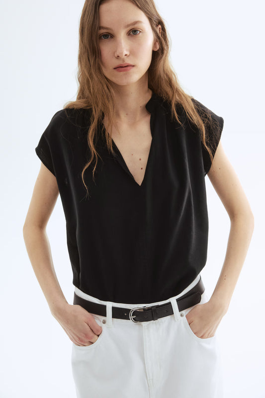 Gizem Simple V Neck Top