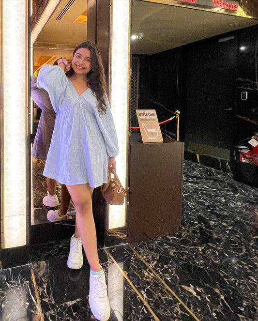 Gizem Flared Dress with V-Neck